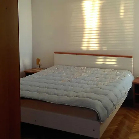 Apartment Beachfront Near Sibenik *