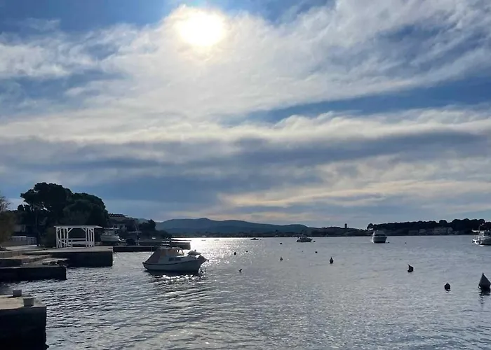 Beachfront Near Sibenik Appartamento Brodarica (Sibenik-Knin)