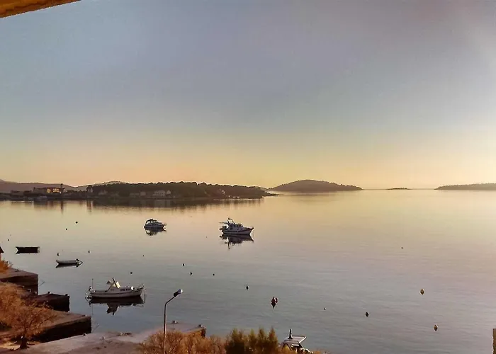 Beachfront Near Sibenik * Brodarica (Sibenik-Knin)